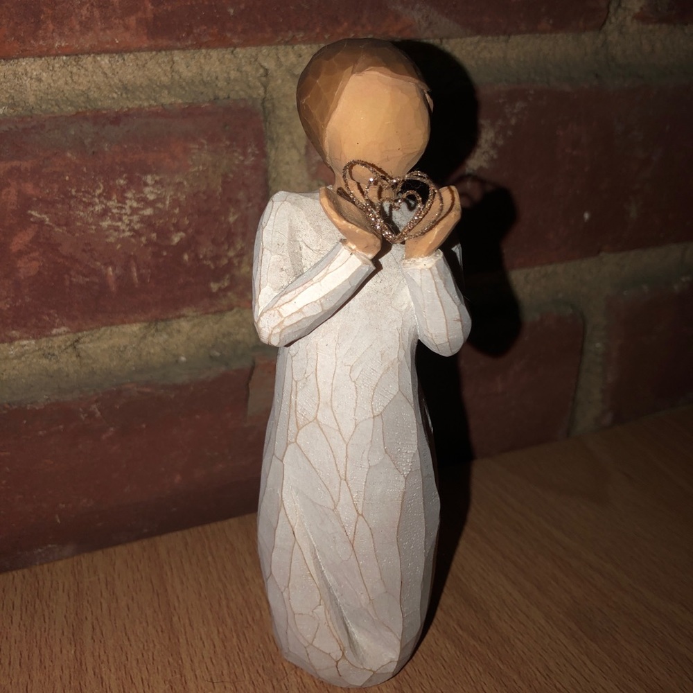 Willow Tree Figurine - with sparkle heart